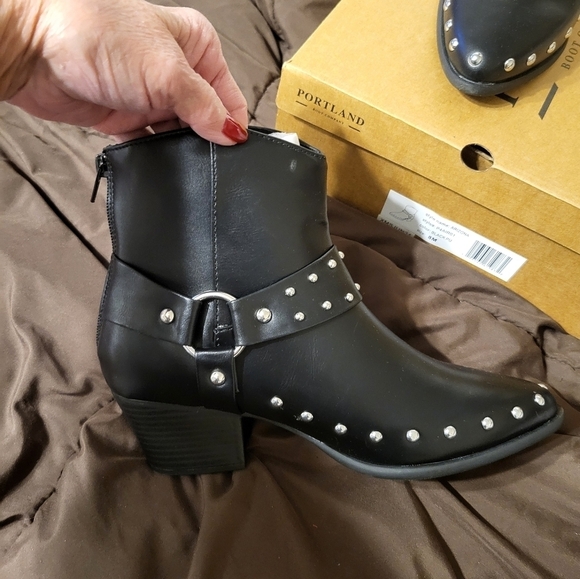 NIB Portland size 8 black studded boots - Picture 8 of 14